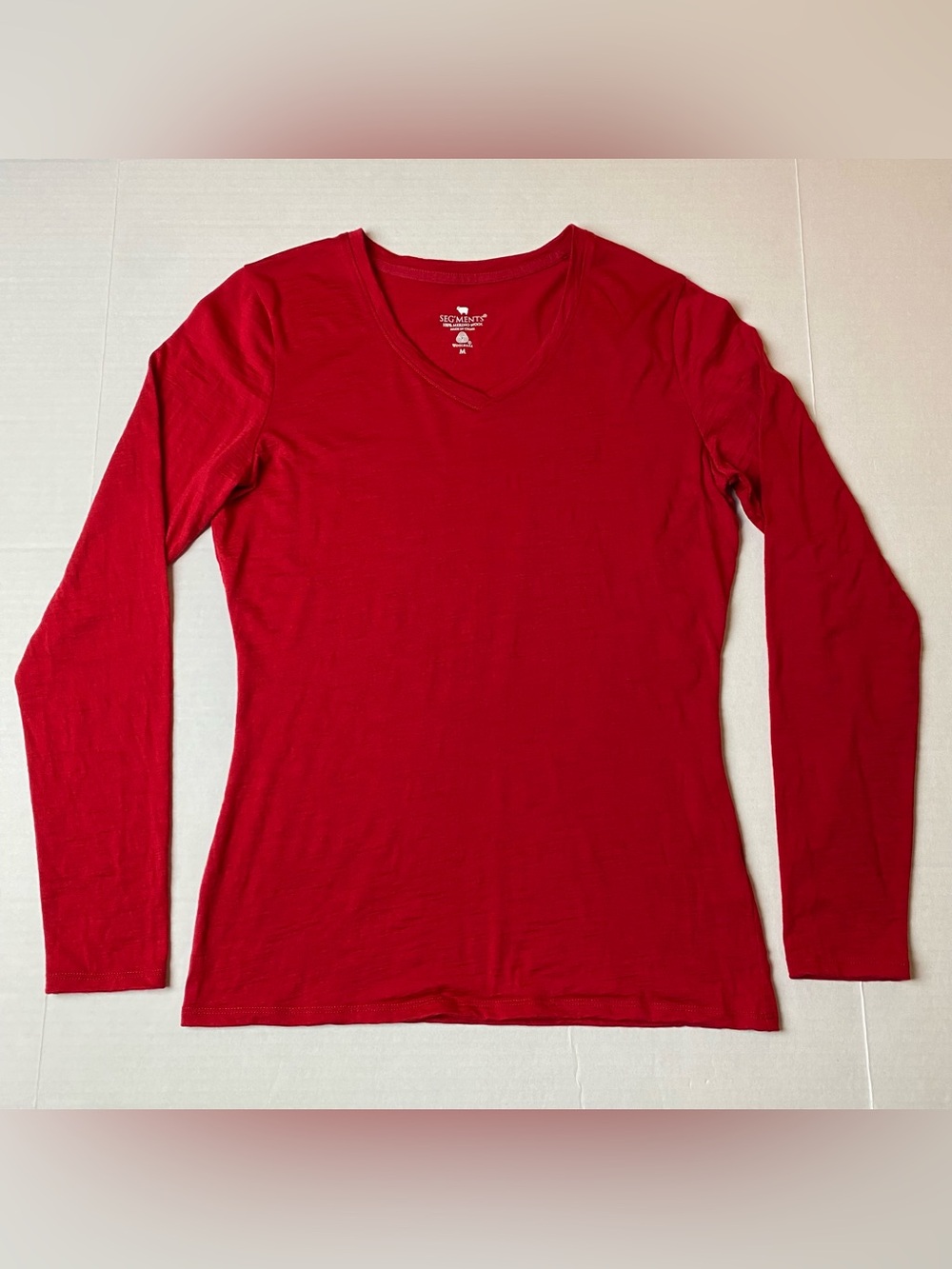 Segments 100% Merino Wool Long Sleeve Shirt Womens Medium Red V Neck EUC